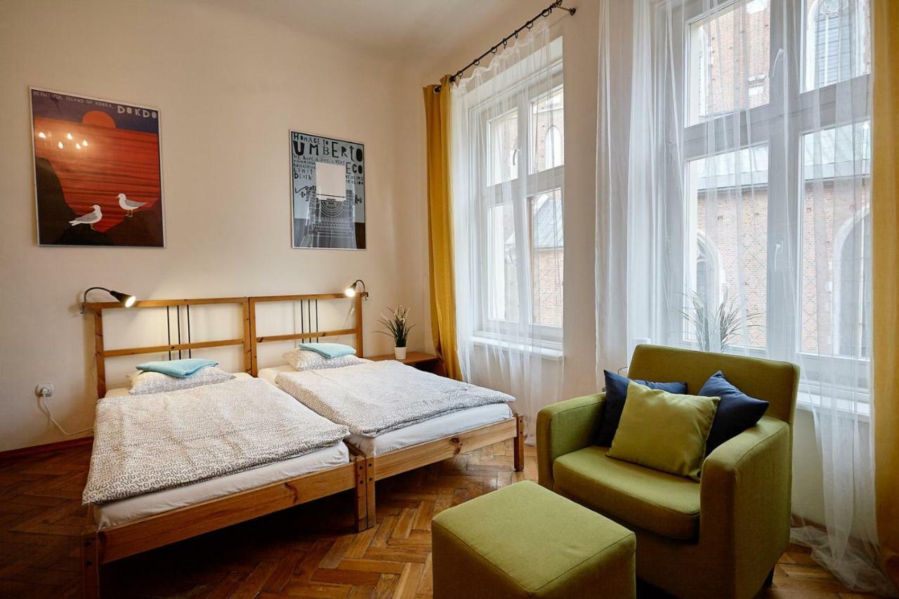 Plac Mariacki 8 Apartment Krakow Luaran gambar