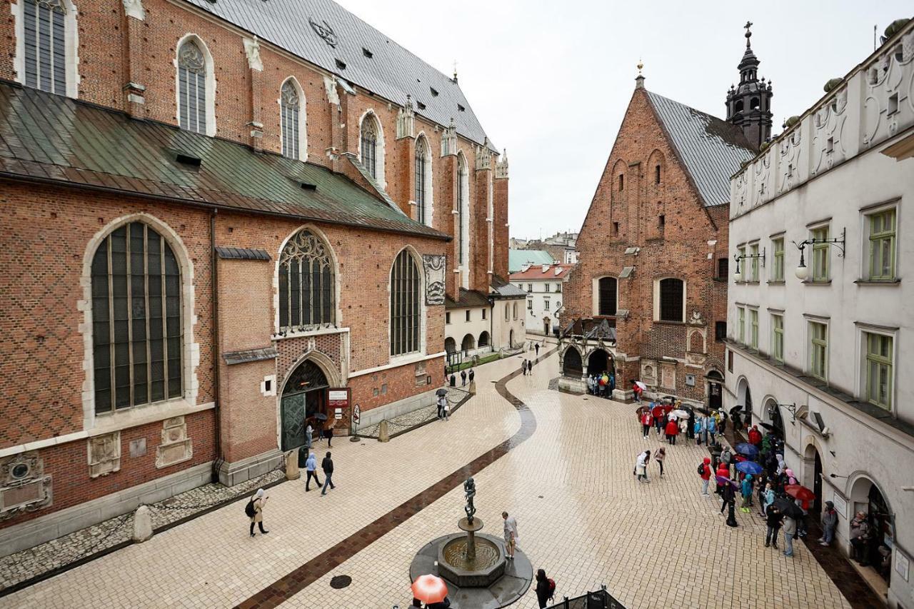 Plac Mariacki 8 Apartment Krakow Luaran gambar