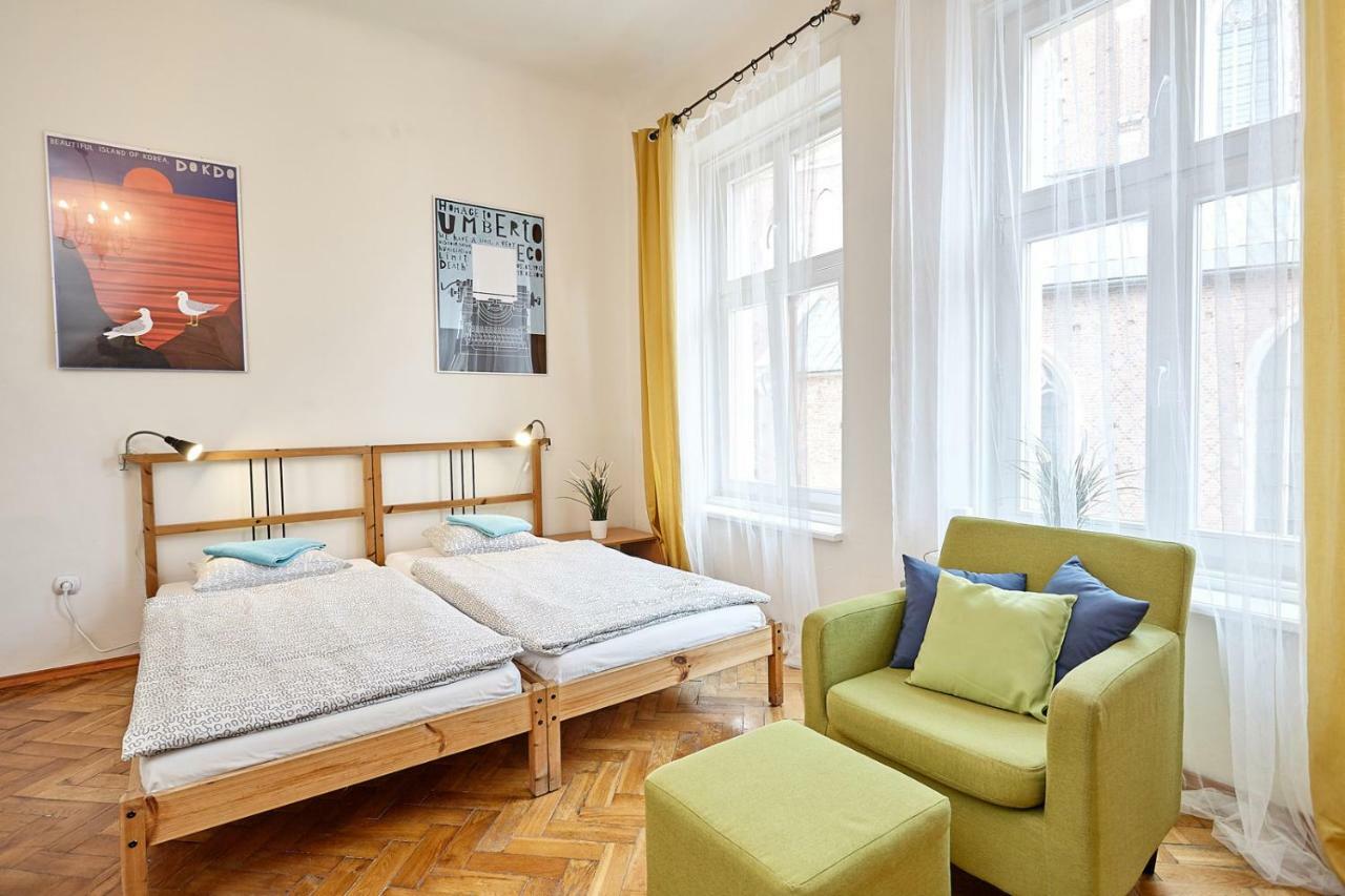 Plac Mariacki 8 Apartment Krakow Luaran gambar