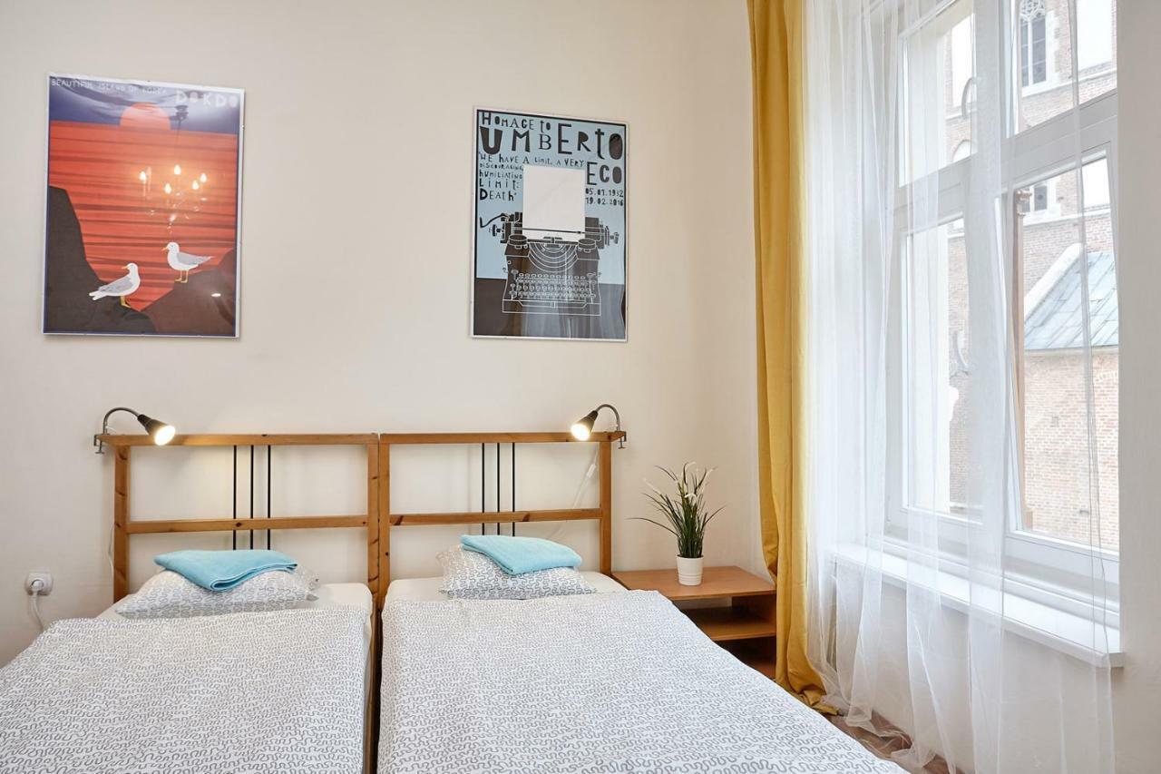 Plac Mariacki 8 Apartment Krakow Luaran gambar